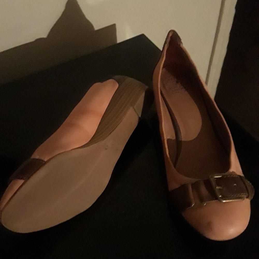 Shoes - Picture 2 of 3